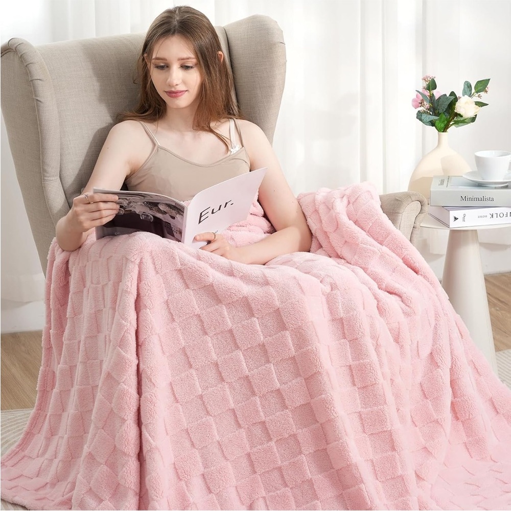 Fleece Checkered Throw Blanket
